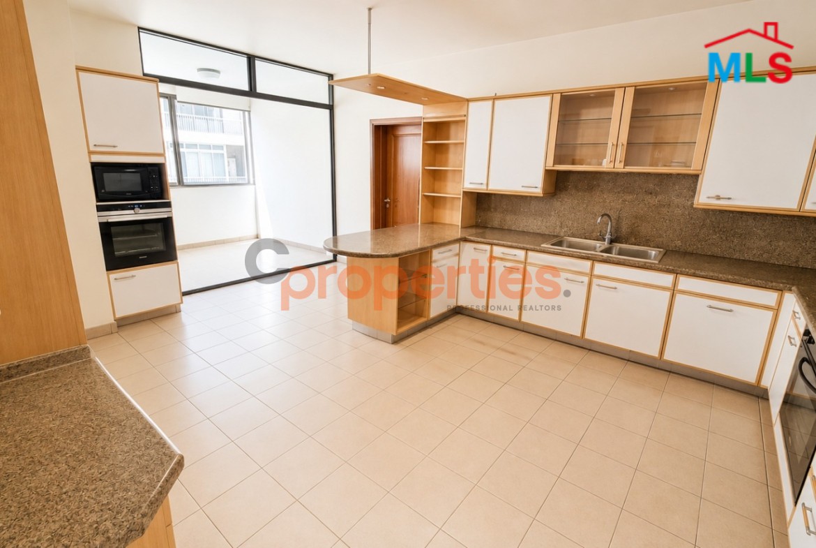 Apartment For Sale In Achrafieh – CPBMH27
