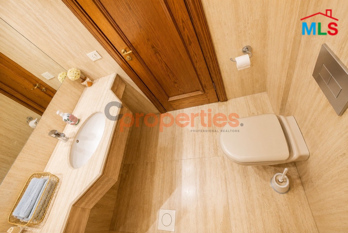 Apartment For Sale In Achrafieh – CPBMH27