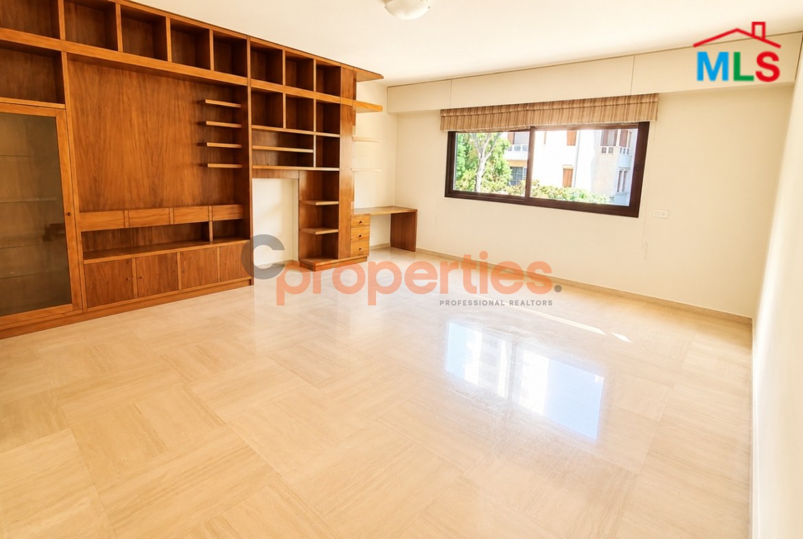 Apartment For Sale In Achrafieh – CPBMH27