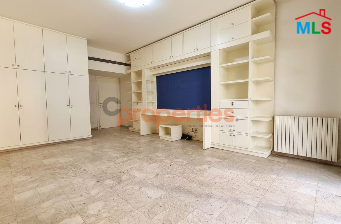 Apartment For Sale In Achrafieh – CPBMH27