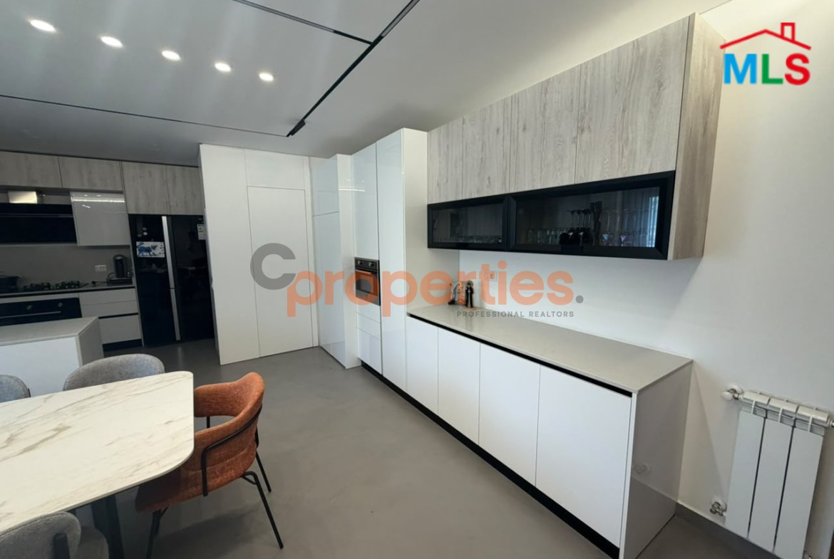 Apartment for sale in Hazmieh CPMK220 شقة للبيع في الحازمية