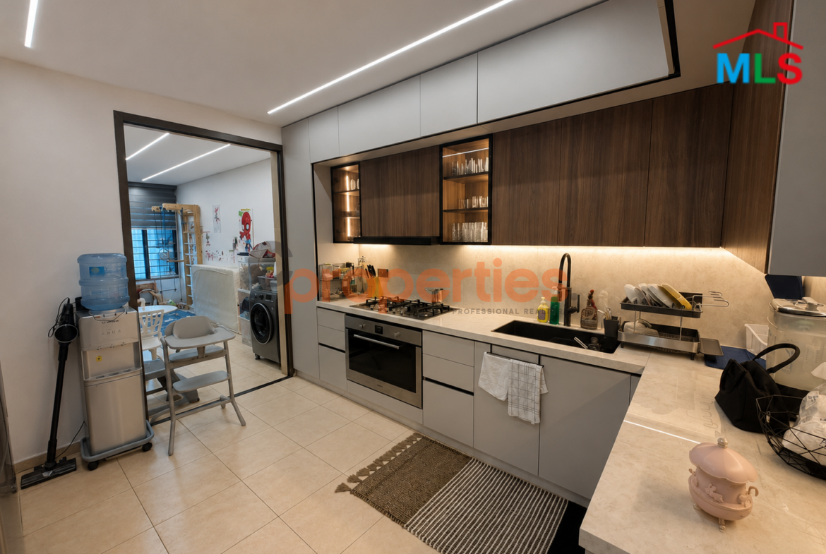 Apartment for sale in Hazmieh CPMK221 شقة للبيع في الحازمية
