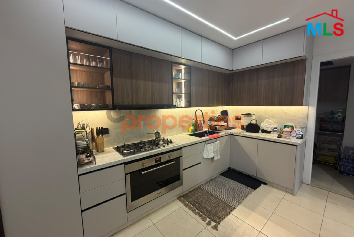 Apartment for sale in Hazmieh CPMK221 شقة للبيع في الحازمية