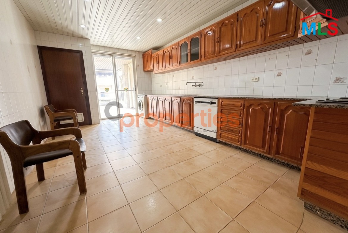 Apartment with Garden for Sale in Naccache – CPLO21