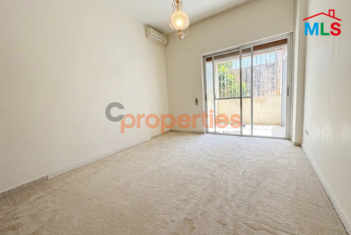 Apartment with Garden for Sale in Naccache – CPLO21