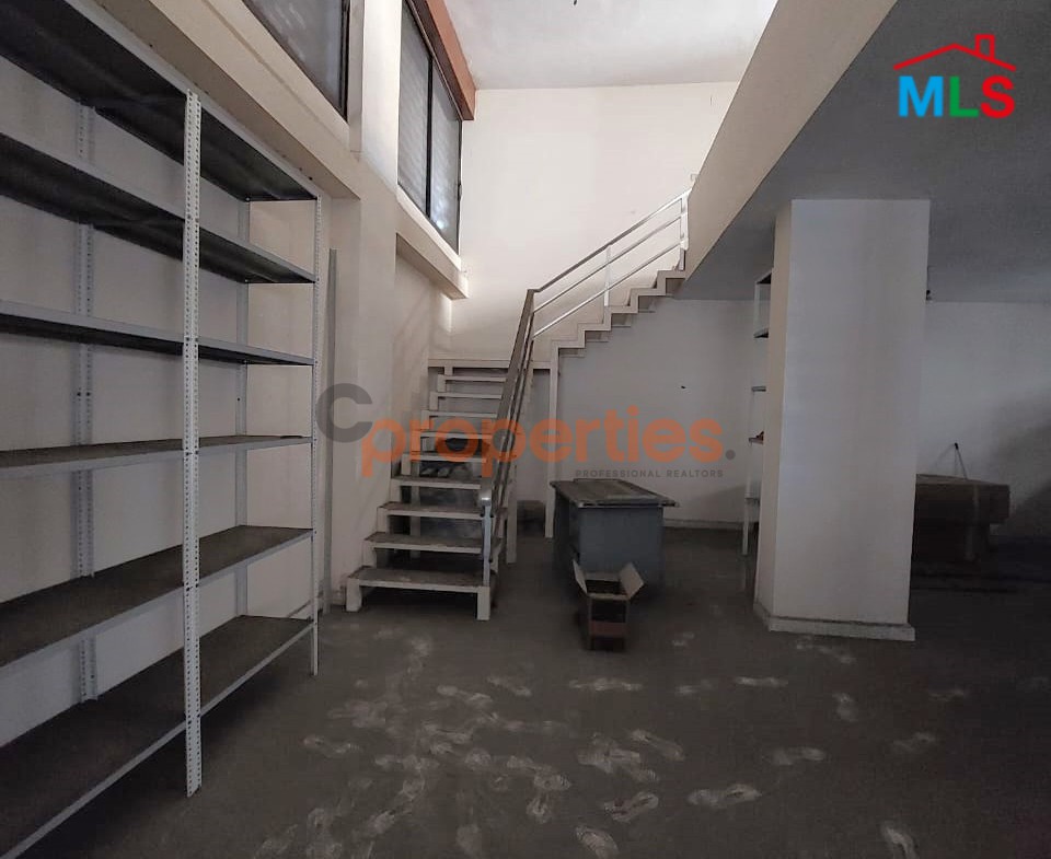 Showroom for Sale in Jdeideh صالة عرض للبيع في الجديدة CPSM274