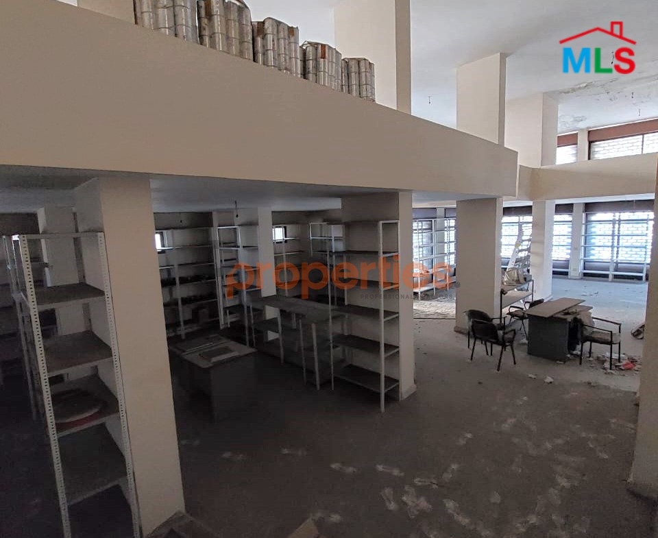 Showroom for Sale in Jdeideh صالة عرض للبيع في الجديدة CPSM274