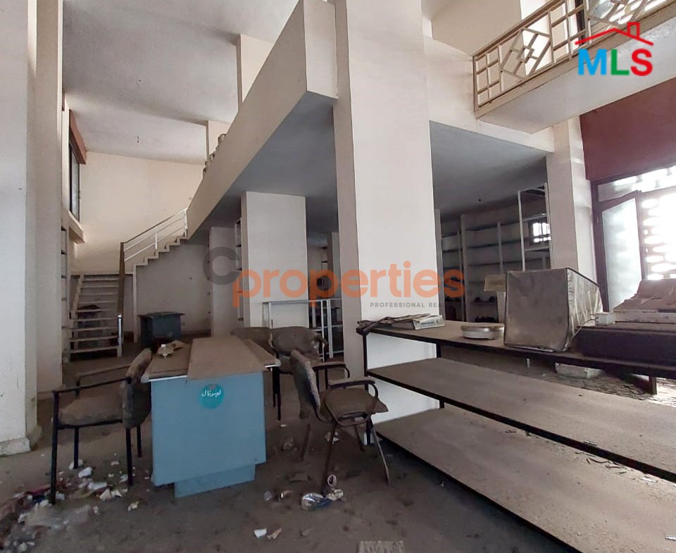 Showroom for Sale in Jdeideh صالة عرض للبيع في الجديدة CPSM274