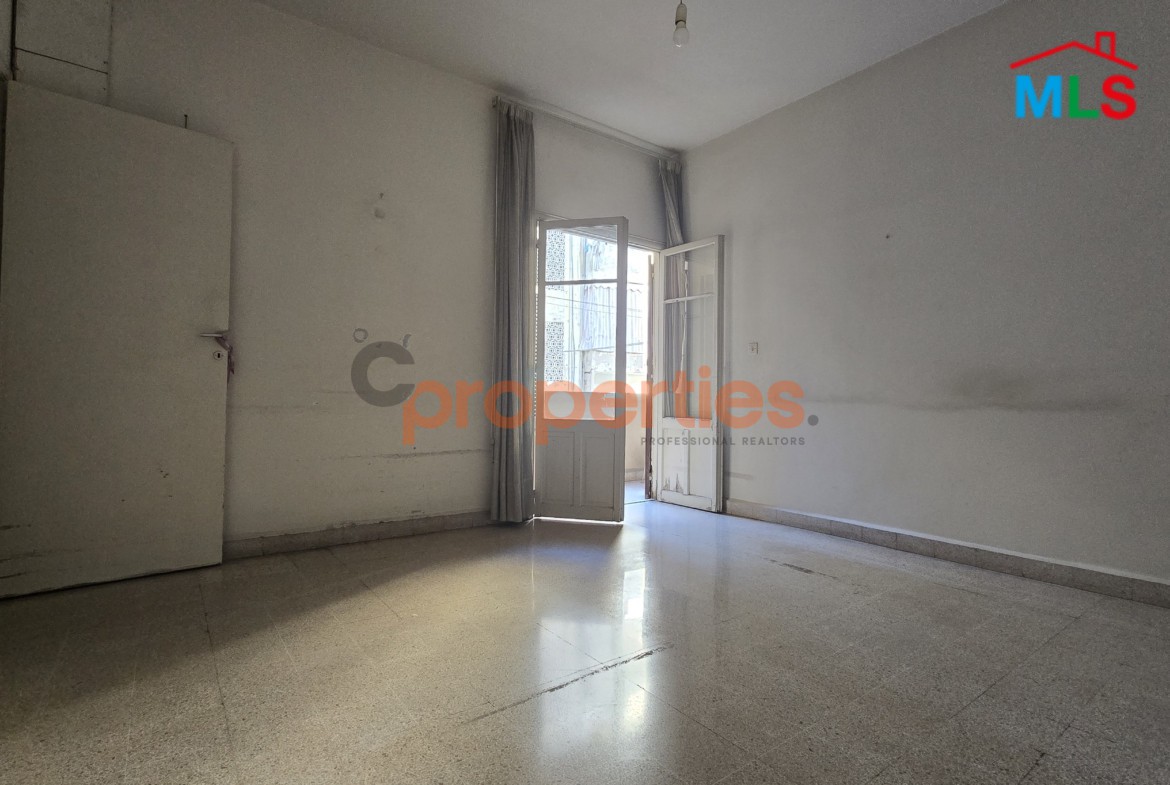 Apartment For Sale In Ein El Remmaneh شقة للبيع في عين الرمانة – CPJA84