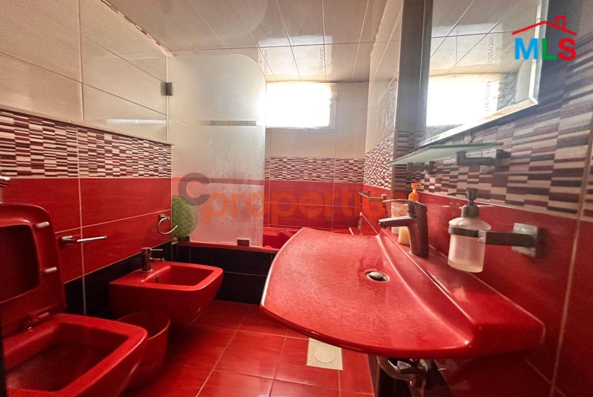 Apartment For Sale in Ramlet al Baydah شقة للبيع في رملة البيضاء CPBHS134