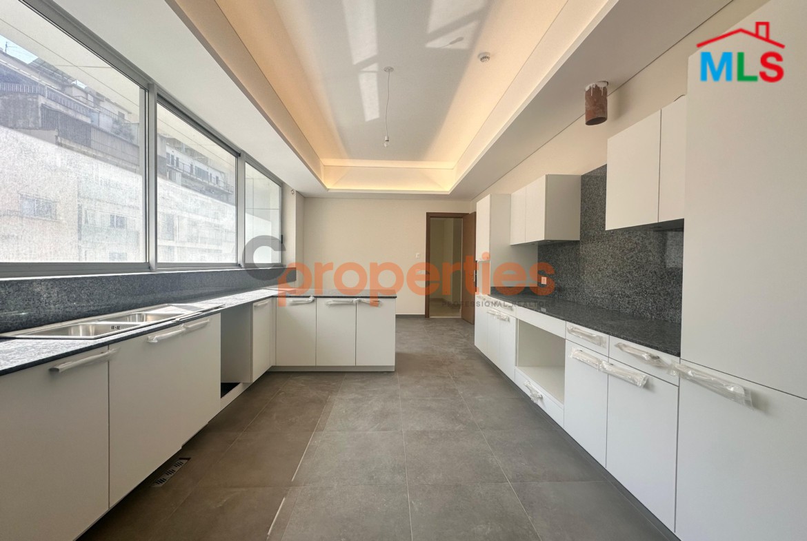Luxury Apartment For Sale in Ras Beirut شقة للبيع في راس بيروت – CPBHS133