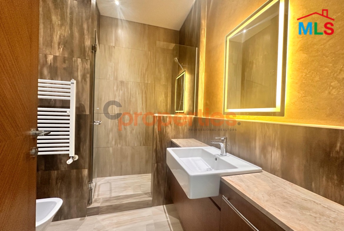 Luxury Apartment For Sale in Ras Beirut شقة للبيع في راس بيروت – CPBHS133