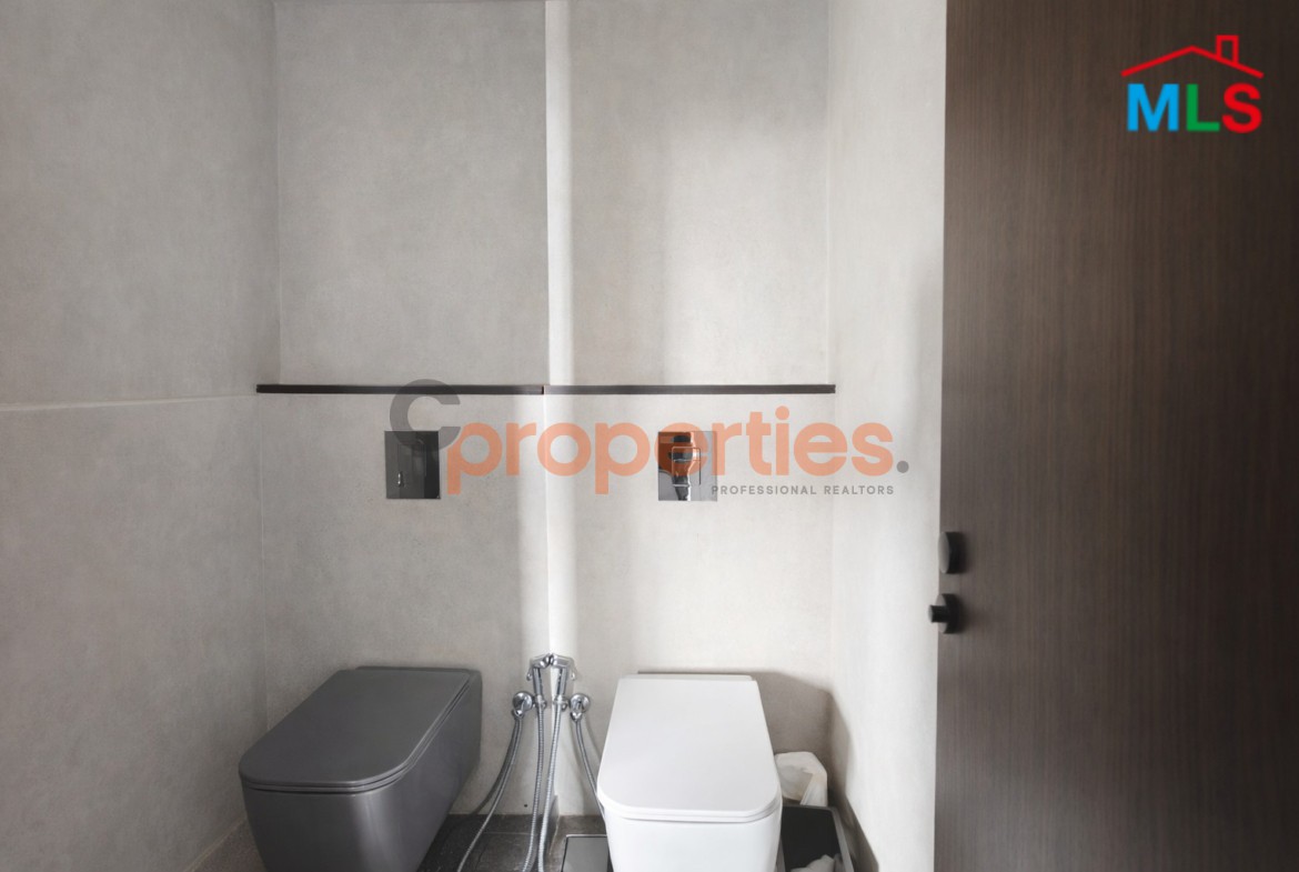 Office For Sale in Dekwaneh مكتب للبيع في الدكوانة CPES241