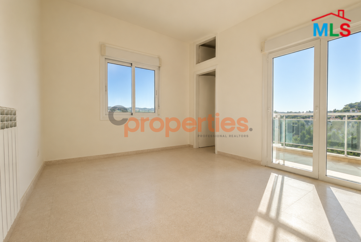 Apartment For Sale in Rayfoun شقة للبيع في ريفون – CPES257