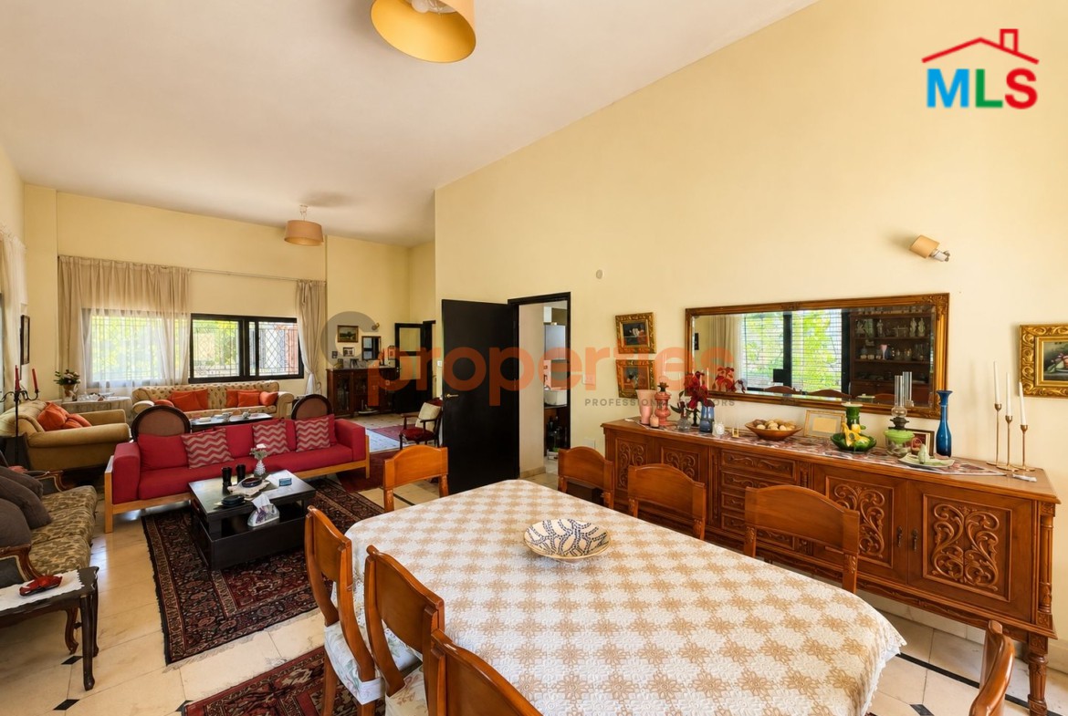 Villa For Sale in Baabda – فيلا للبيع في بعبدا – CPCH47