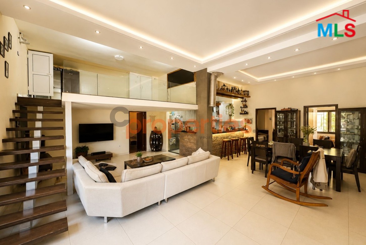 Villa For Sale in Baabda – فيلا للبيع في بعبدا – CPCH47