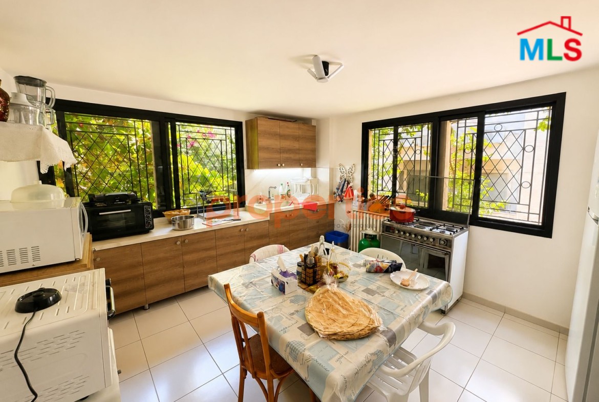 Villa For Sale in Baabda – فيلا للبيع في بعبدا – CPCH47