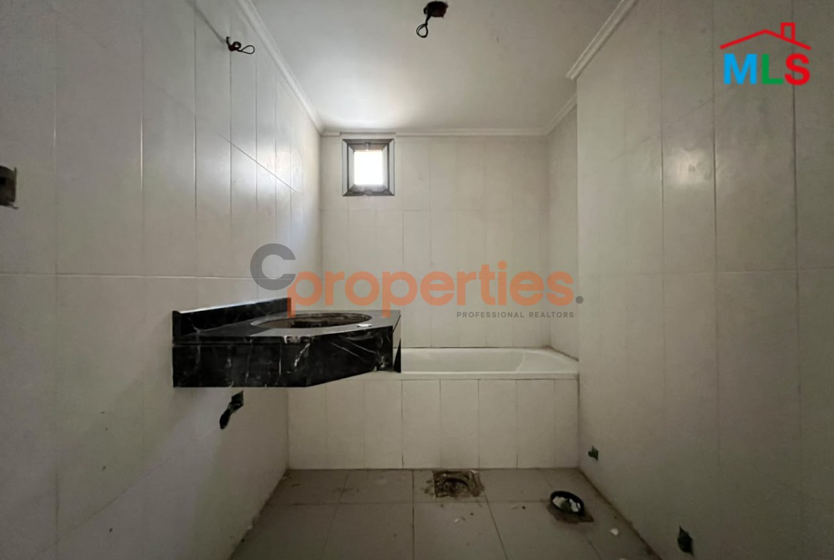 Core&Shell Apartment for sale in Hamra CPBMKH30 ШґЩ‚Ш© Щ„Щ„Щ‘ШЁЩЉШ№ ЩЃЩЉ Ш§Щ„Ш­Щ…Ш±Ш§
