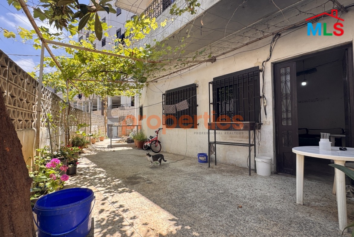 Apartment for Sale With Terrace and Shop in Beit El Chaar- منزل ومحل للبيع في بيت الشعار CPTA108