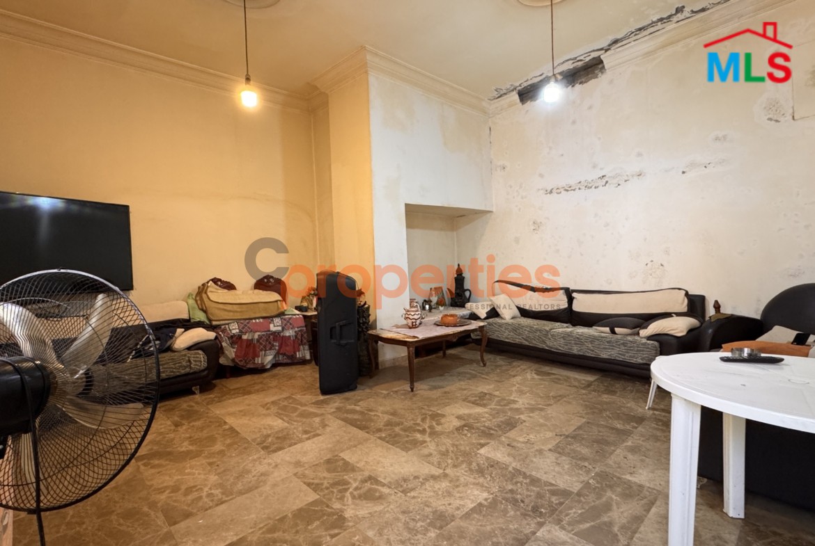 Apartment for Sale With Terrace and Shop in Beit El Chaar- منزل ومحل للبيع في بيت الشعار CPTA108