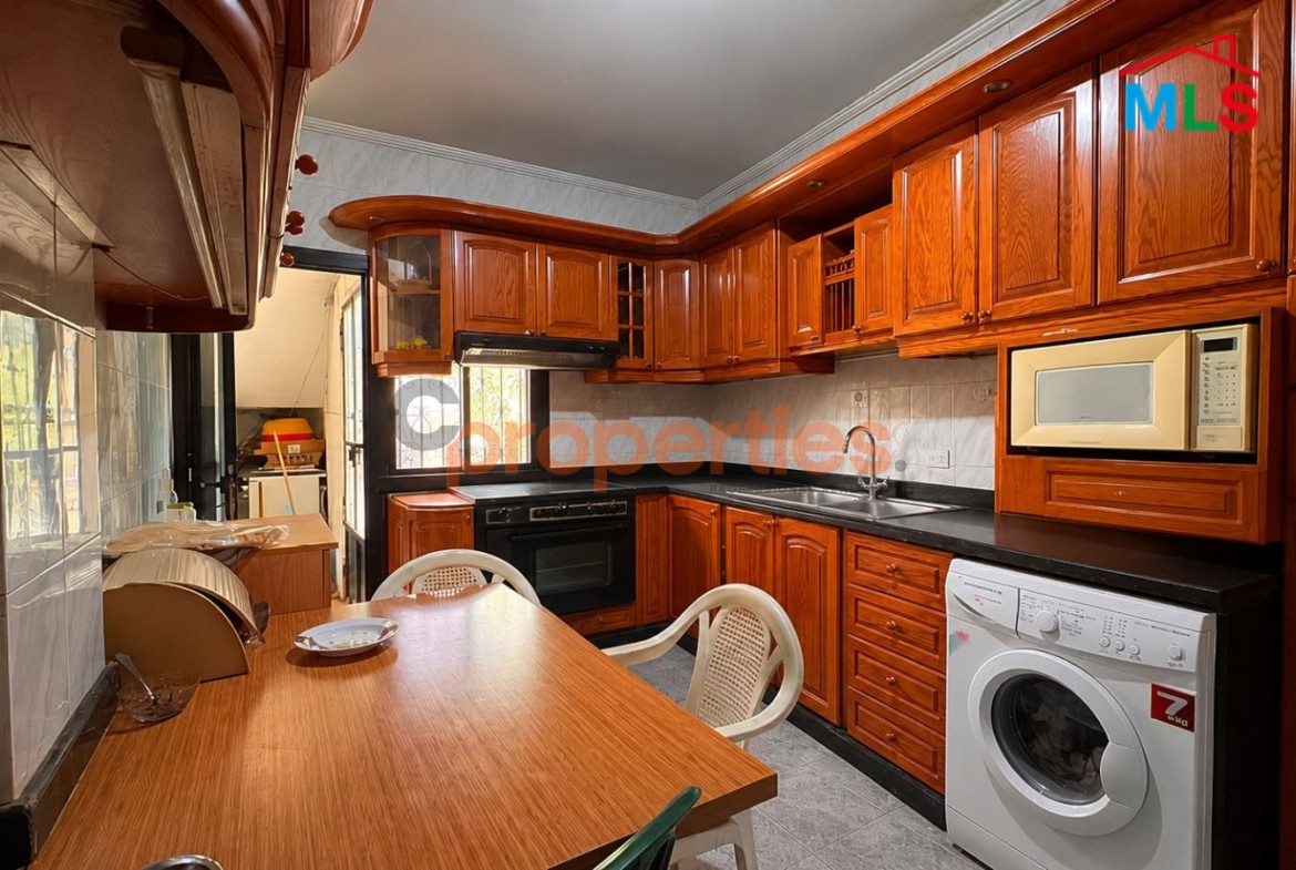 Apartment for Sale With Terrace and Shop in Beit El Chaar- منزل ومحل للبيع في بيت الشعار CPTA108