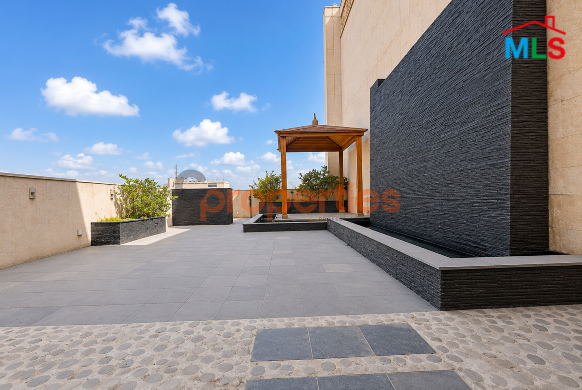 Triplex For Sale in Jnah – CPBHS97