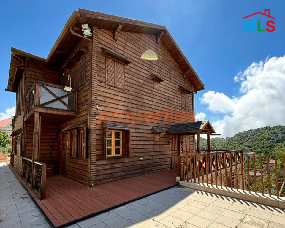 Villa For Sale in Achqout – فيلا للبيع في عشقوت – CPESR05