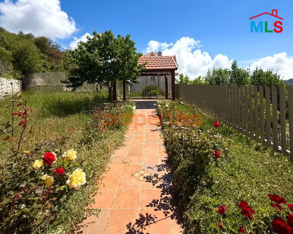 Villa For Sale in Achqout – فيلا للبيع في عشقوت – CPESR05