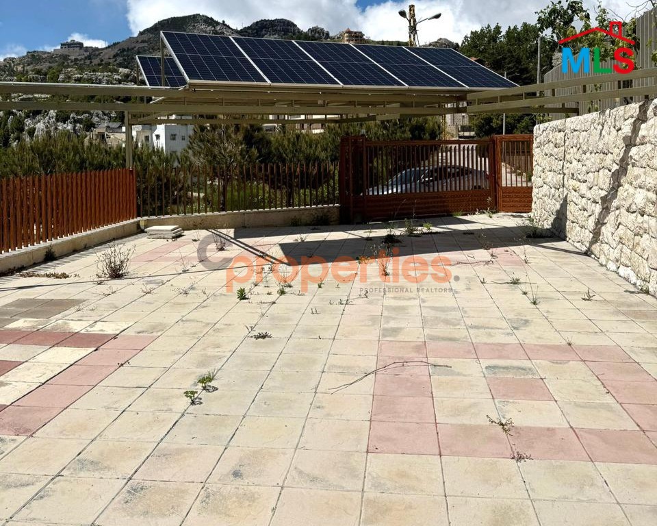 Villa For Sale in Achqout – فيلا للبيع في عشقوت – CPESR05