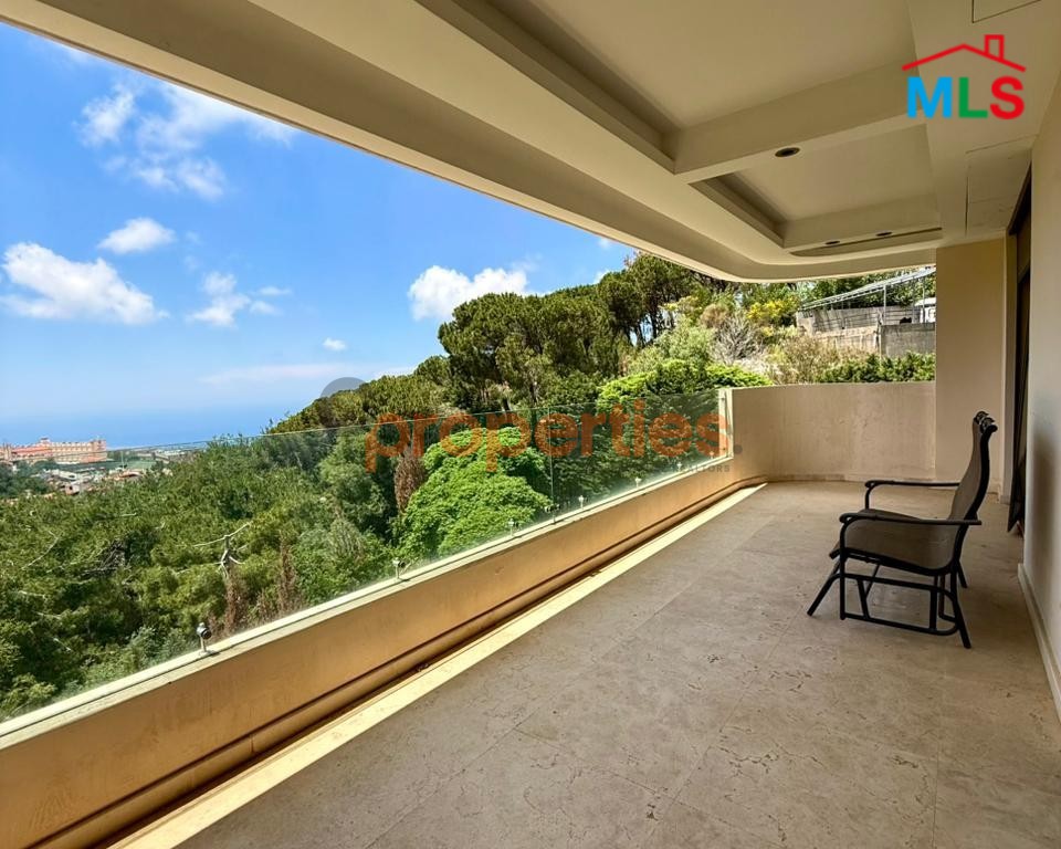 Apartment For Sale in Brommana – شقة للبيع في برمانا – CPESR01