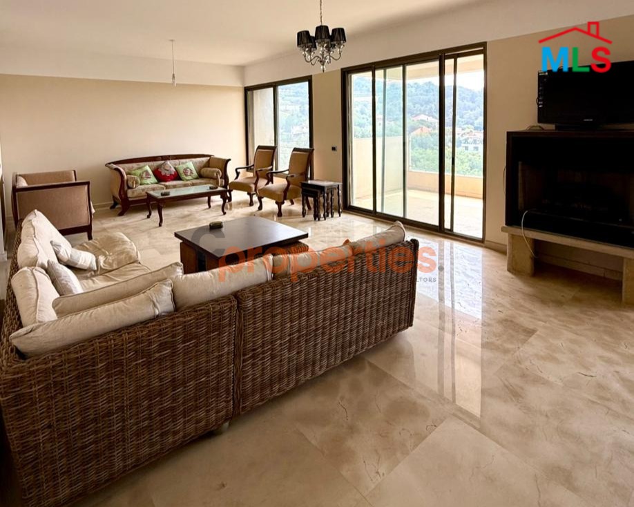 Apartment For Sale in Brommana – شقة للبيع في برمانا – CPESR01