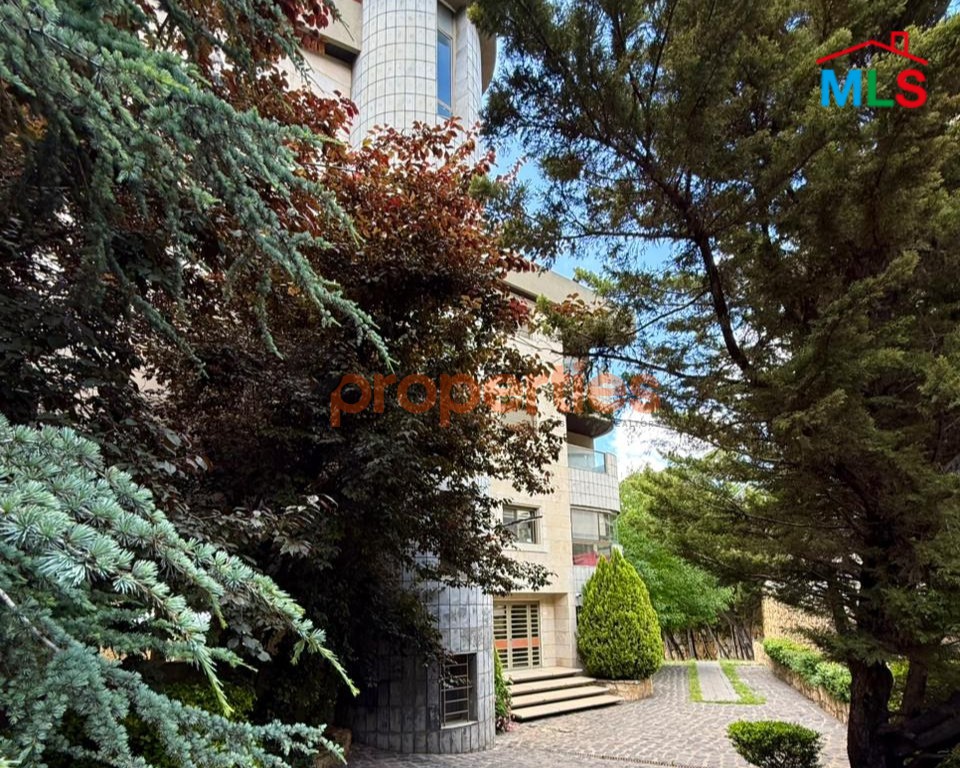 Apartment For Sale in Brommana – شقة للبيع في برمانا – CPESR01