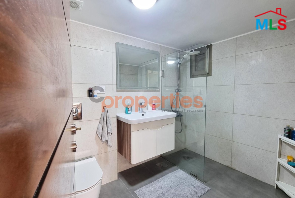 Apartment For Sale in Biyada شقة للبيع في البياضة CPCF362