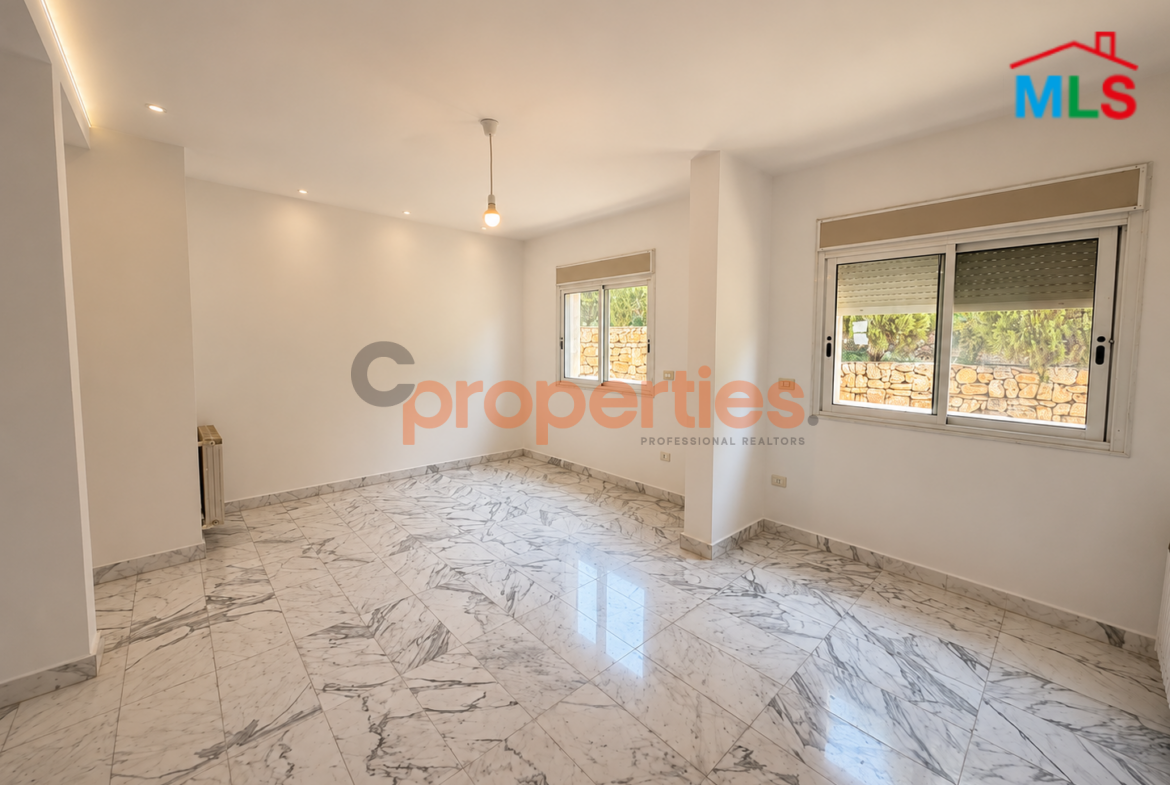 Spacious apartment for sale in Hazmieh CPMK213