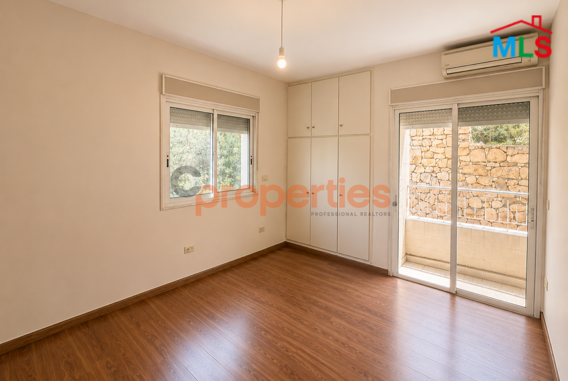 Spacious apartment for sale in Hazmieh CPMK213