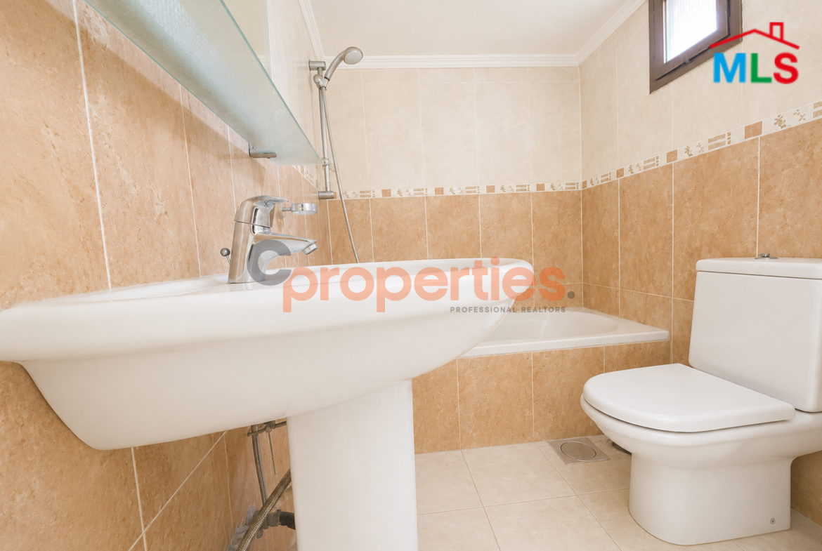 Apartment for sale in Hamra with Terrace-CPBMKH20