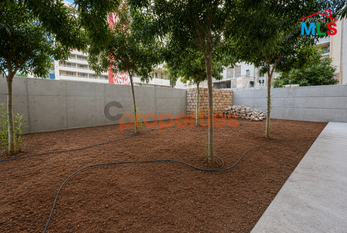 Core&Shell Shop for sale in Hamra-CPBMKH18