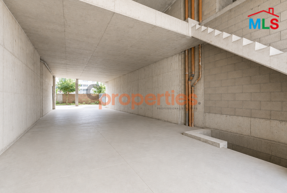 Core&Shell Shop for sale in Hamra-CPBMKH18
