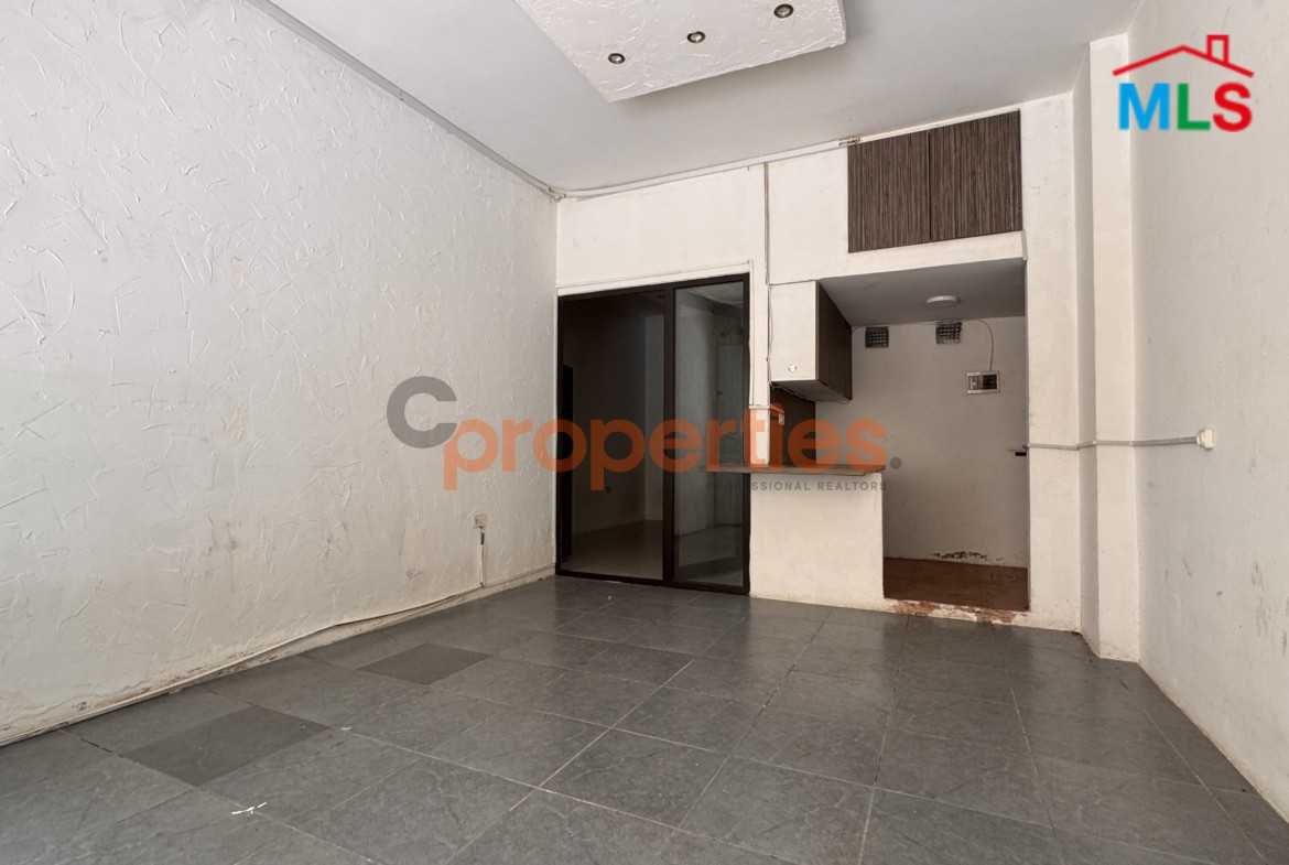 Shop/studio for sale in awkar-CPTA106