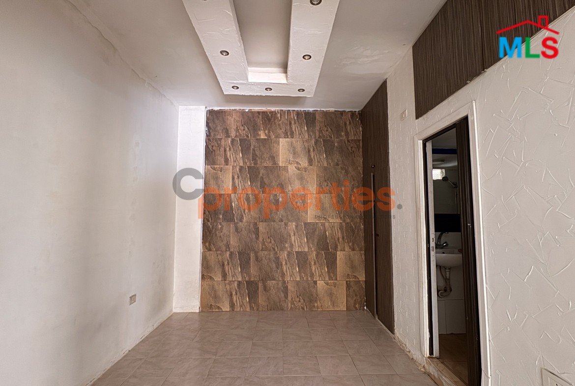 Shop/studio for sale in awkar-CPTA106