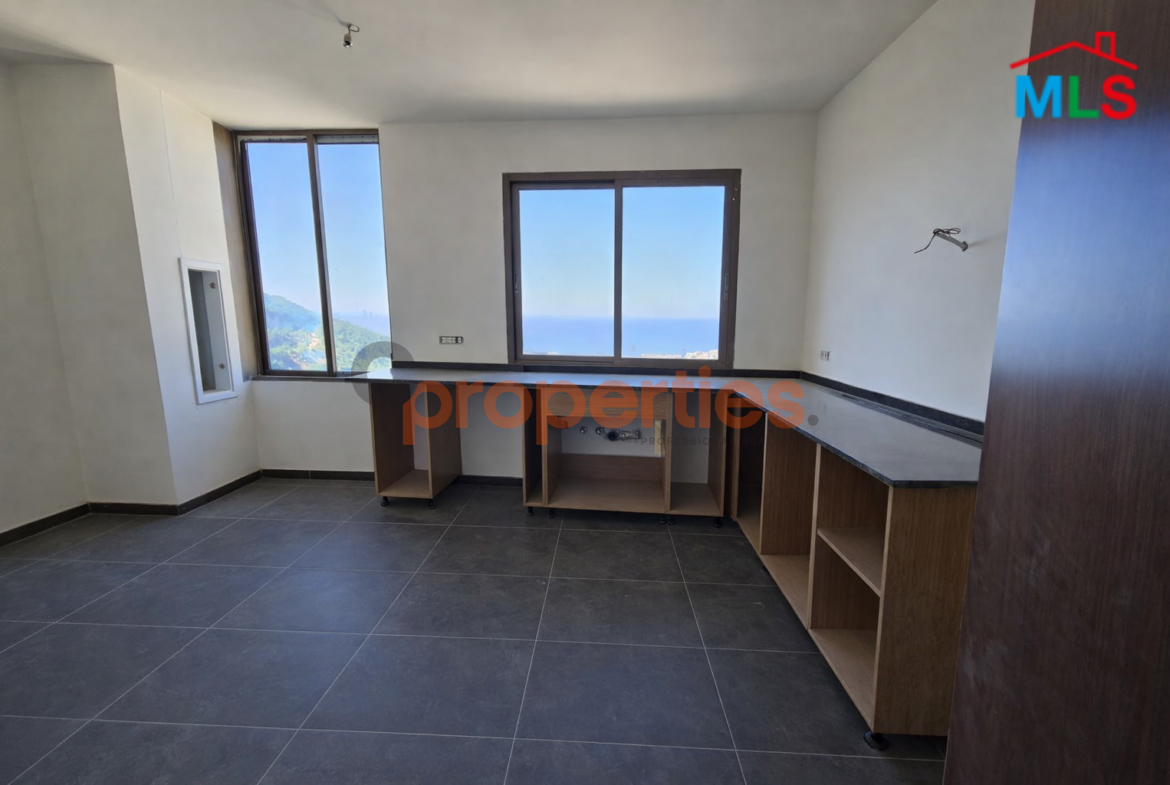 Duplex For Sale in Rabweh شقة للبيع في الربوه CPCF313