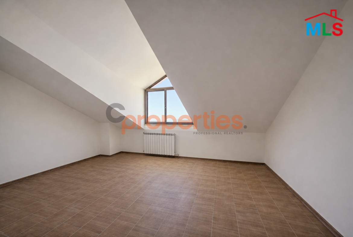 Duplex For Sale in Rabweh شقة للبيع في الربوه CPCF313