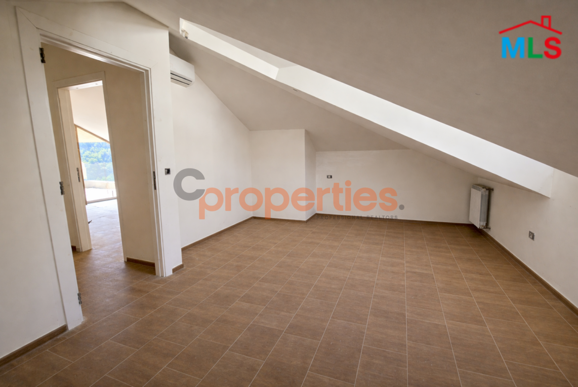 Duplex For Sale in Rabweh شقة للبيع في الربوه CPCF313