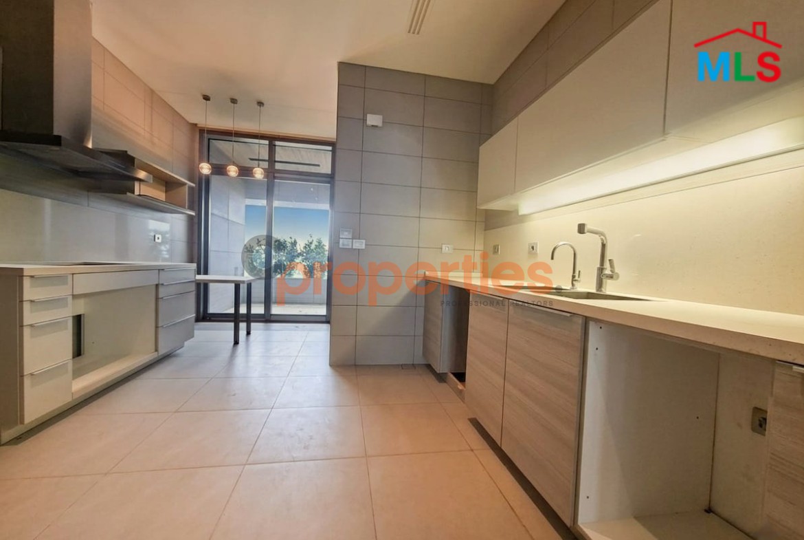 Apartment For Sale In Achrafieh – CPBMH19