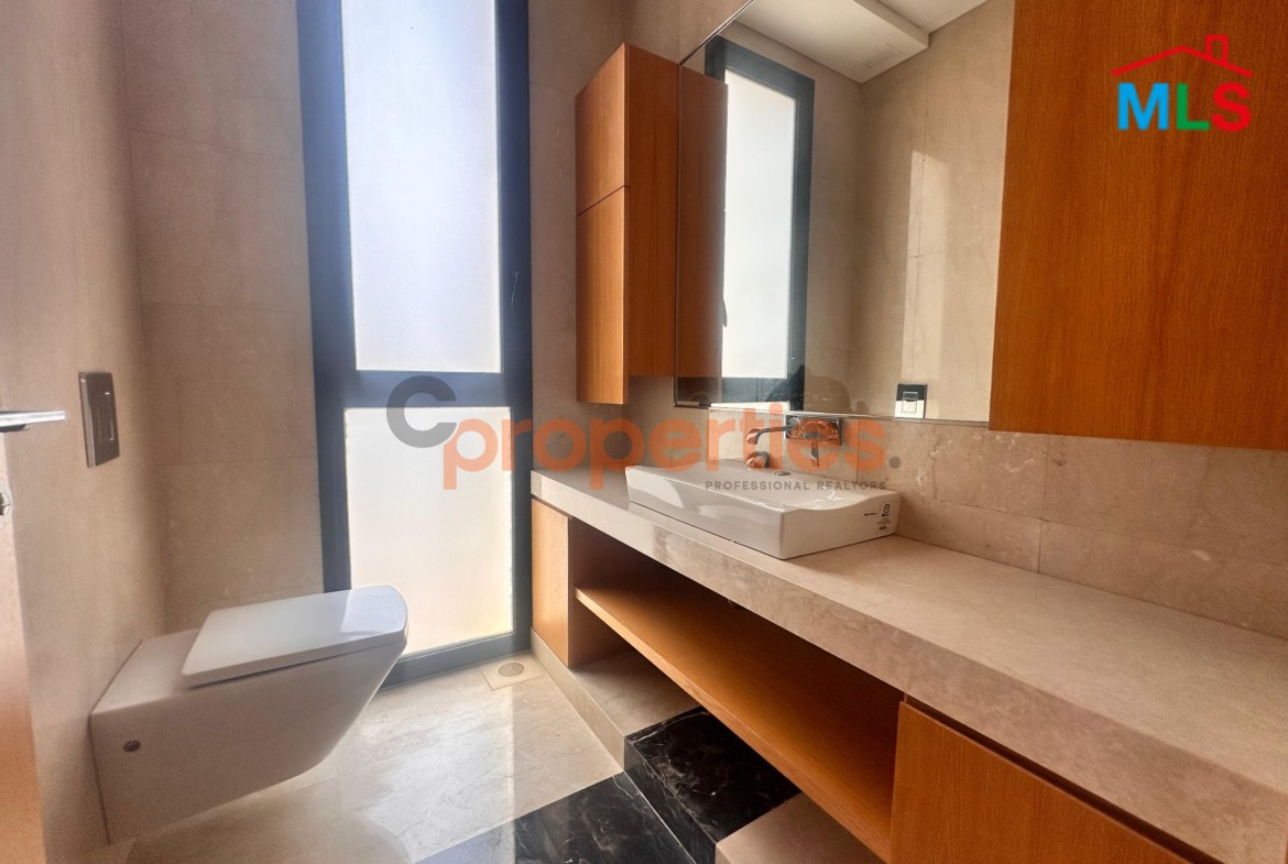 Luxury Apartment For Sale in Manara – CPBHS69