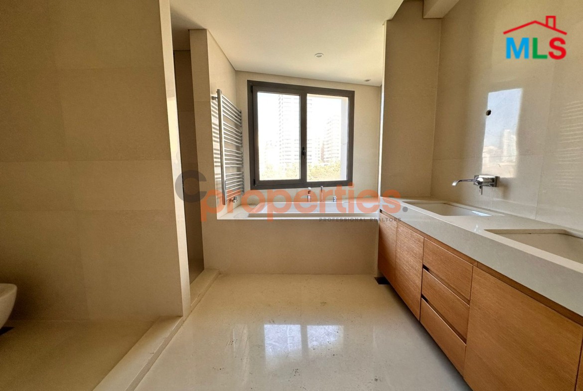 Sea View Apartment For Sale in Ramlet al Baydah – CPBHS63