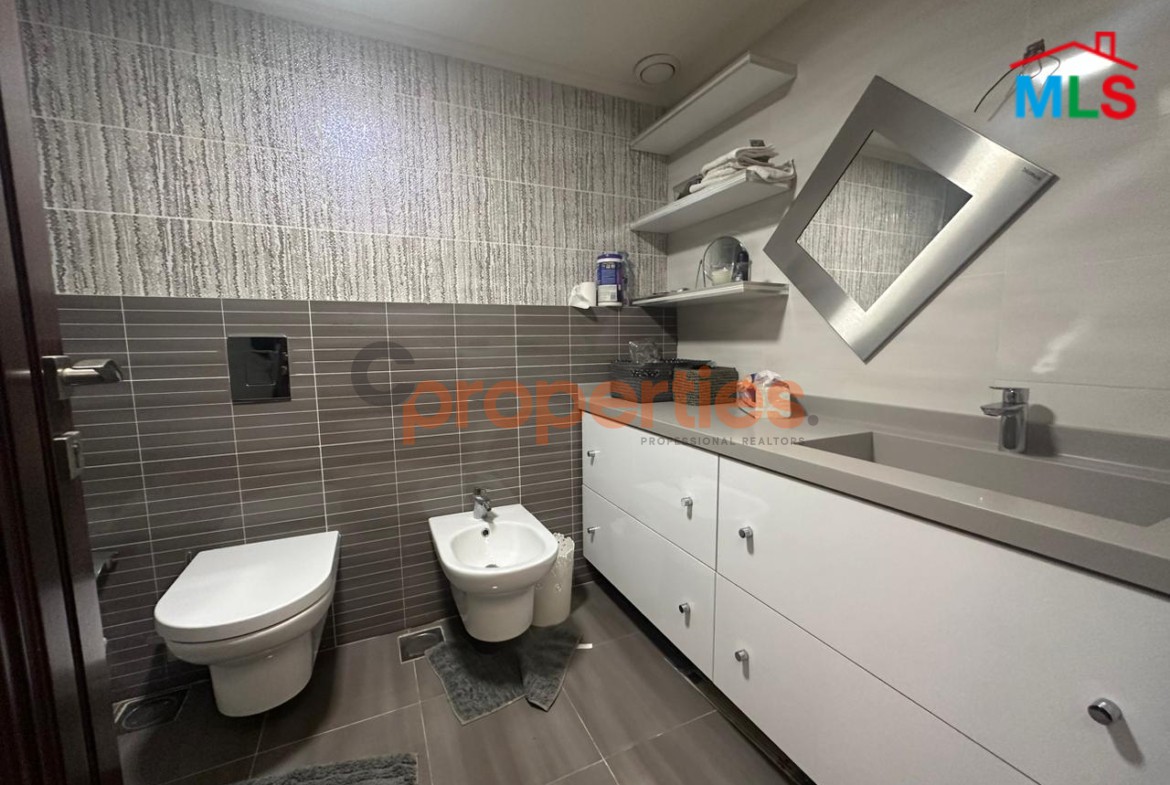 Apartment For Sale in Unesco – CPBHS62
