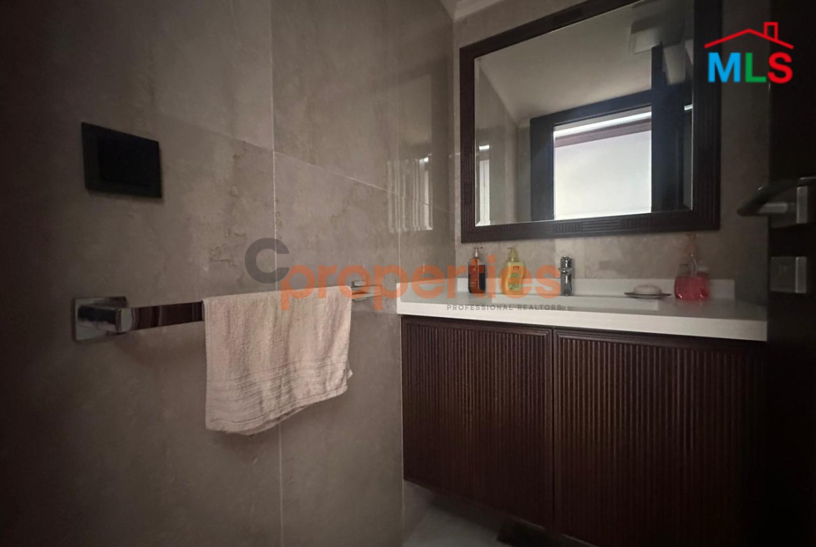 Apartment For Sale in Unesco – CPBHS62