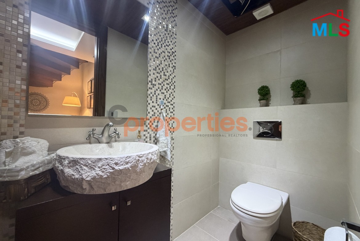 Apartment For Sale in Rabweh شقة للبيع في الربوه CPCF343