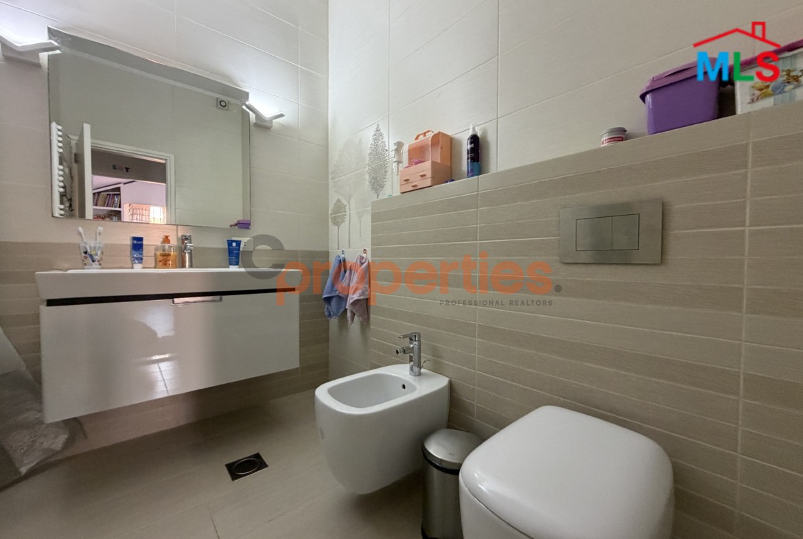 Apartment For Sale in Rabweh شقة للبيع في الربوه CPCF343